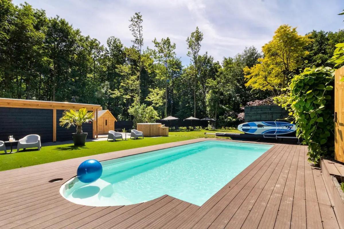Green Tiny House With Shared Pool Zeewolde Exterior foto