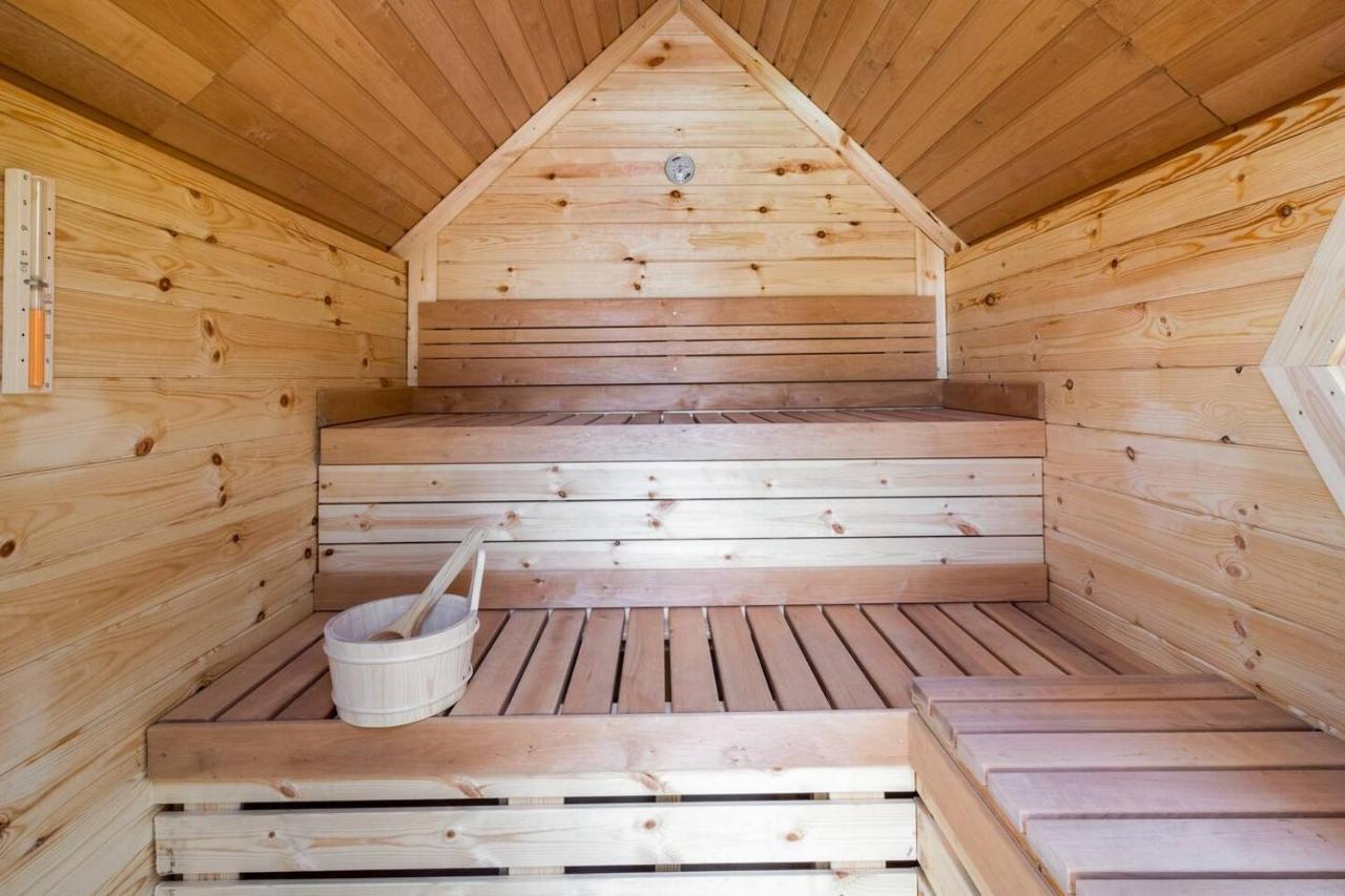 Green Tiny House With Shared Pool Zeewolde Exterior foto